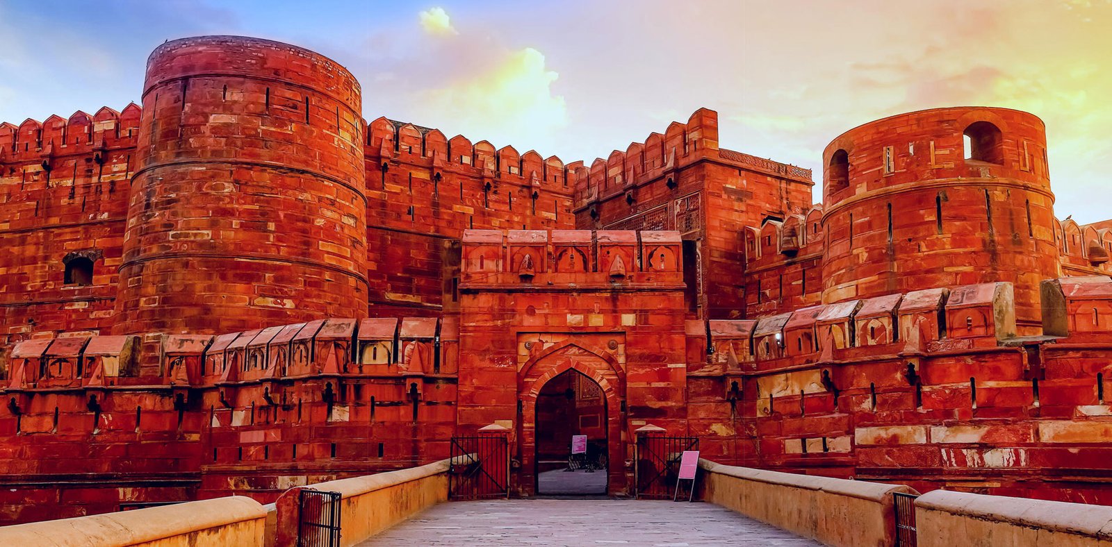 Agra Fort Entrance Ticket with Guided Tour
